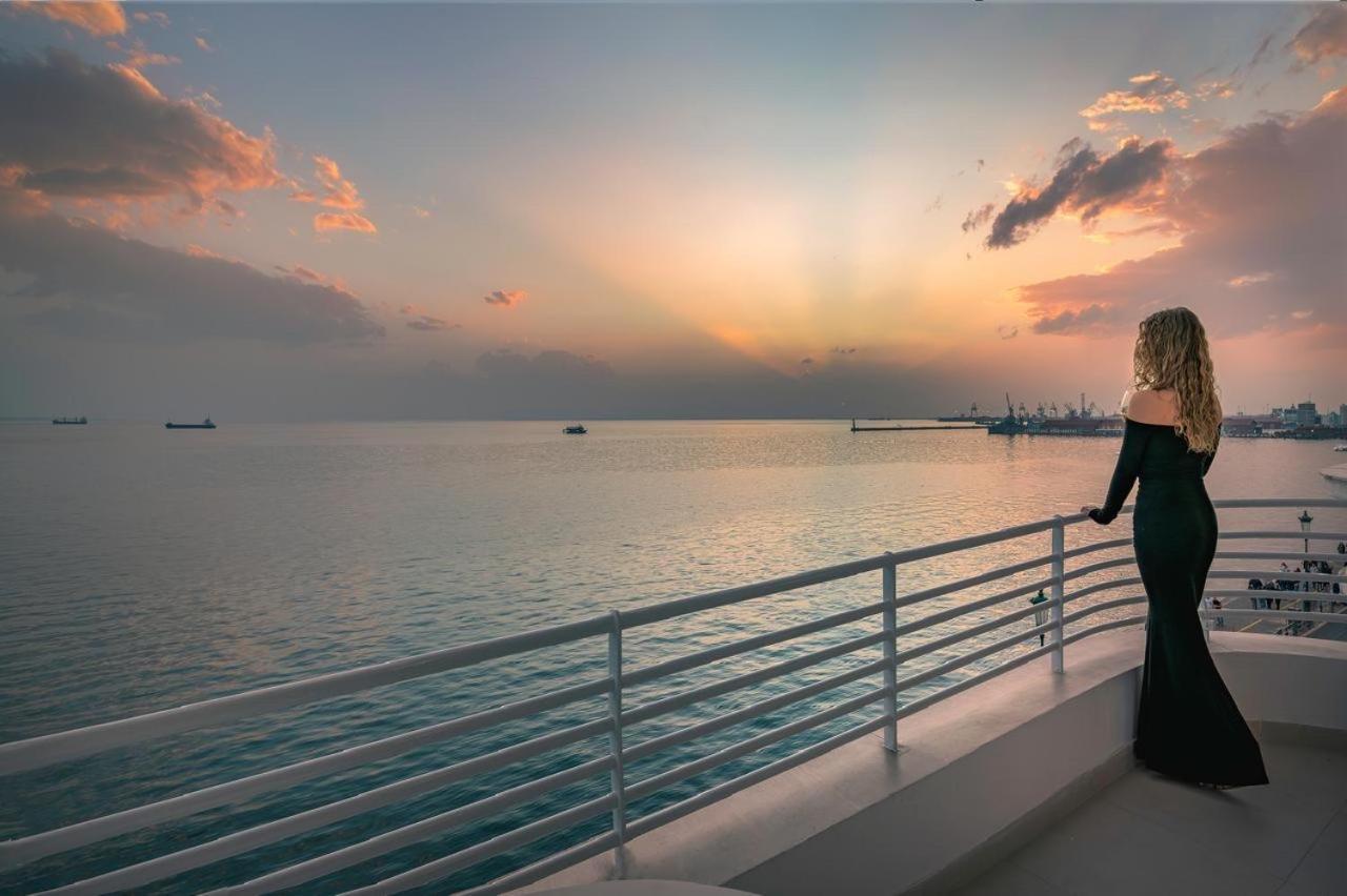 Iconic Salonica Suite Seafront Exteriör bild